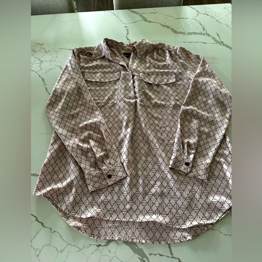 Light pink wrinkle resistant blouse. Size XL. Ann Taylor.